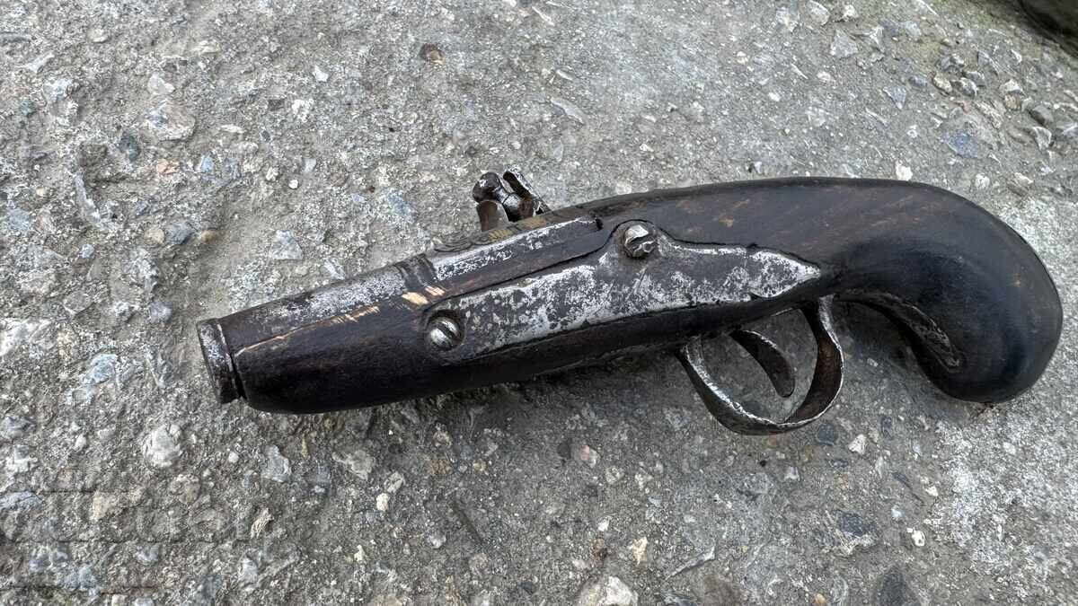 AVTENTICHEN KREMYCHEN PISTOLET ZAPAZEN RABOTI - 12