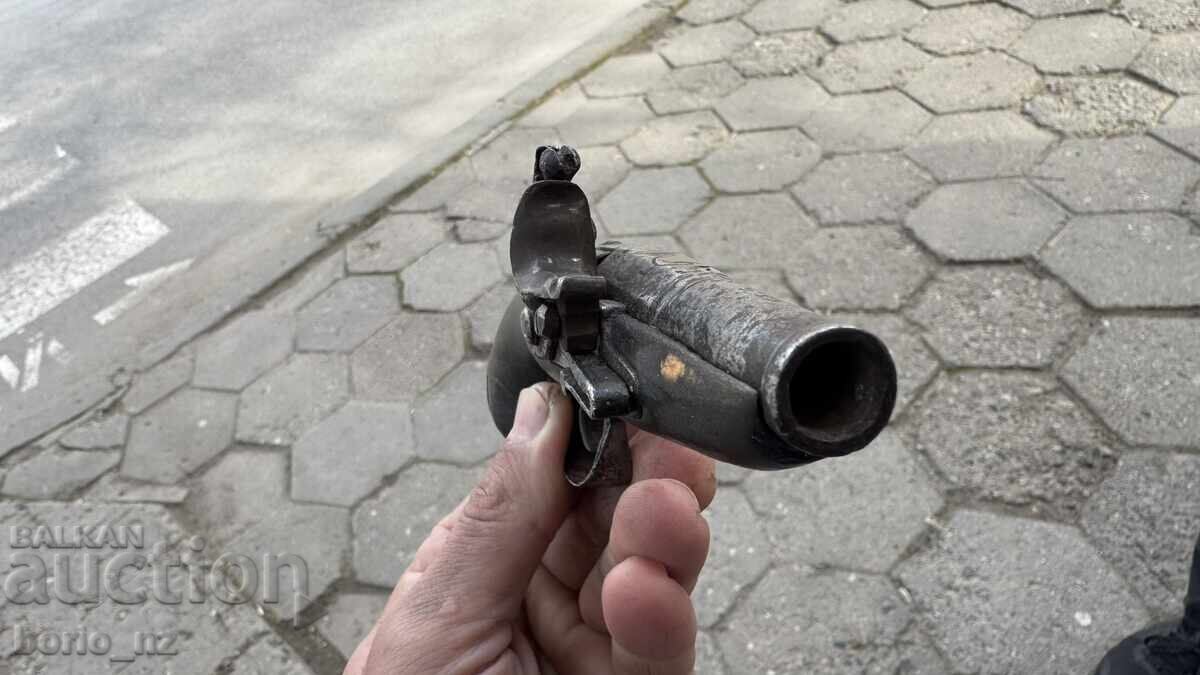 AVTENTICHEN KREMYCHEN PISTOLET ZAPAZEN RABOTI - 11