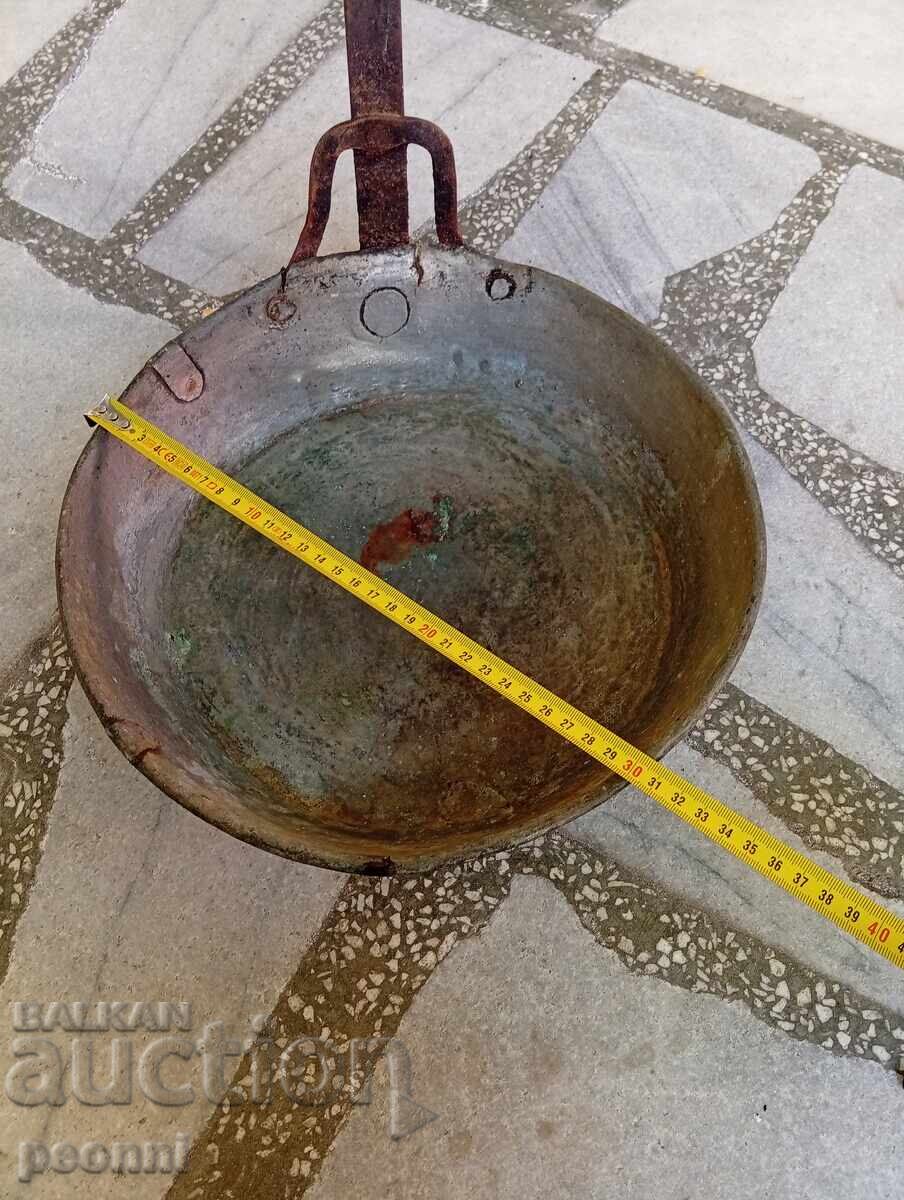 tigaie veche de cupru cu preț € 20.00 | 39.12 BGN