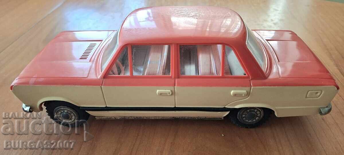 Cărucior vechi Fiat 125P Polonez cu preț € 170.00 | 332.49 BGN Cărucior vechi Fiat 125P Polonez cu preț € 170.00 | 332.49 BGN