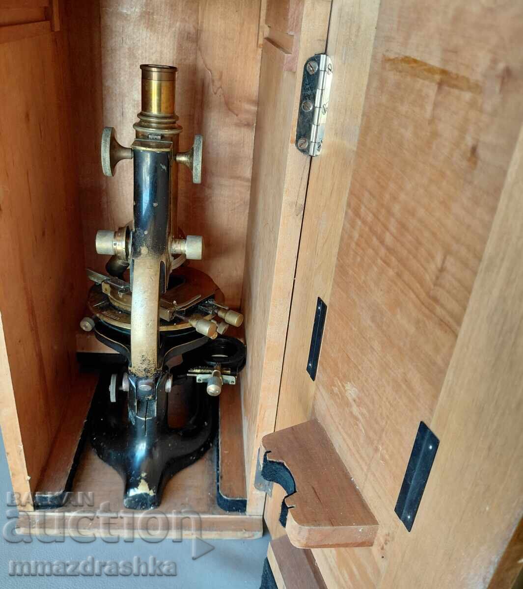 Microscop din bronz, secolul al XIX-lea cu preț € 53.00 | 103.66 BGN