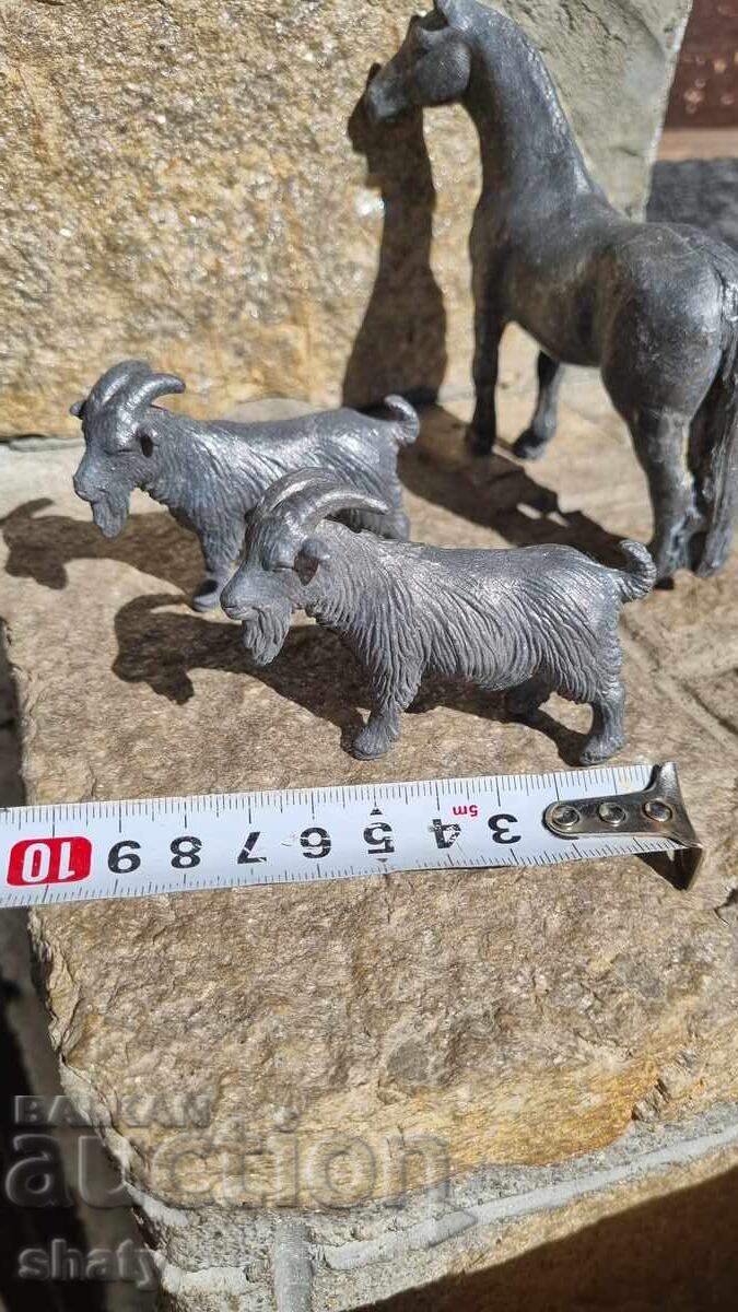 Figuri de metal vechi cu preț € 20.00 | 39.12 BGN