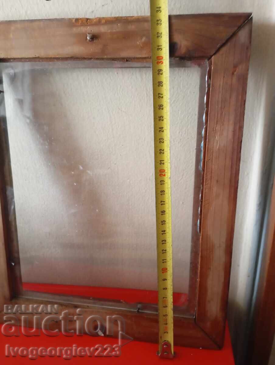 Доставка на Стара рамка за картина