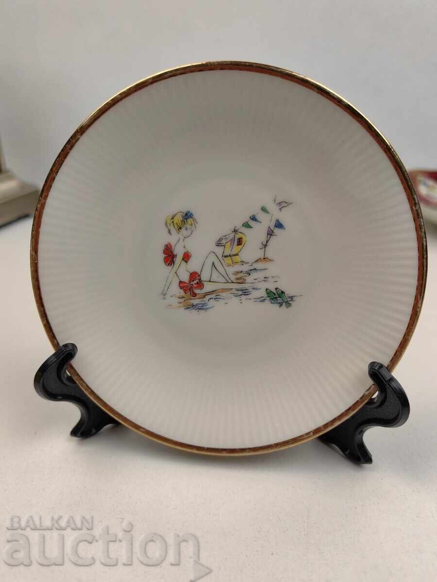 ИЗКУСТВО КОЛЕКЦИОННА МАРКОВА МАЛКА ПОРЦЕЛАНОВА ЧИНИЙКА ЧИНИЯ