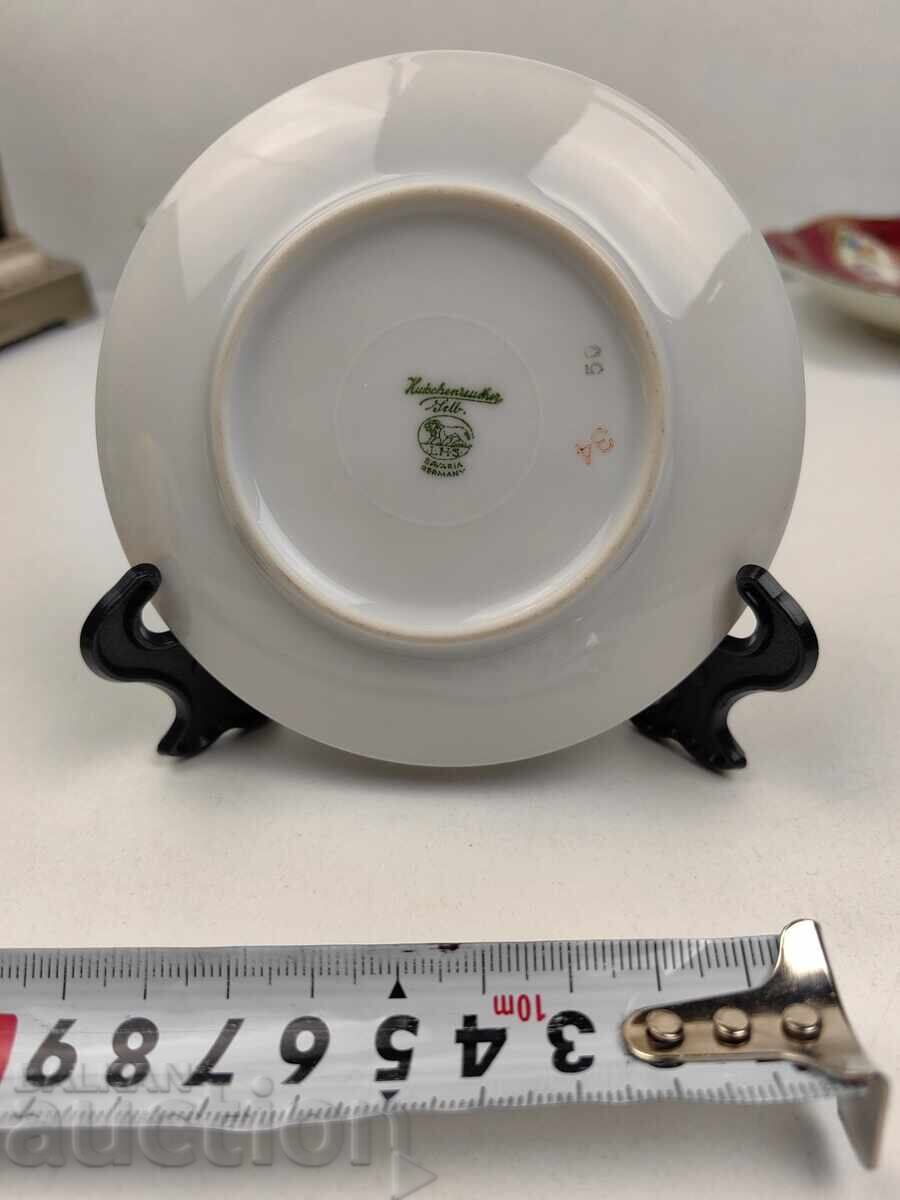 ARTĂ COLECȚIONABILĂ PORȚELAN MIC FARFURIE FARFURIE cu preț € 9.00 | 17.60 BGN