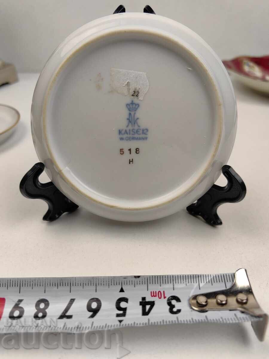 ARTĂ COLECȚIONABILĂ PORȚELAN MIC FARFURIE FARFURIE cu preț € 9.00 | 17.60 BGN