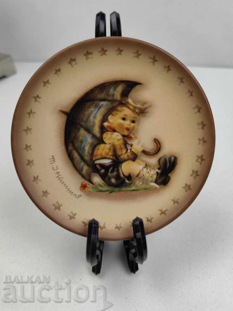 HUMMEL GOEBEL COLLECTIBLE SMALL PORCELAIN PLATE DISH - 6 HUMMEL GOEBEL COLLECTIBLE SMALL PORCELAIN PLATE DISH - 6