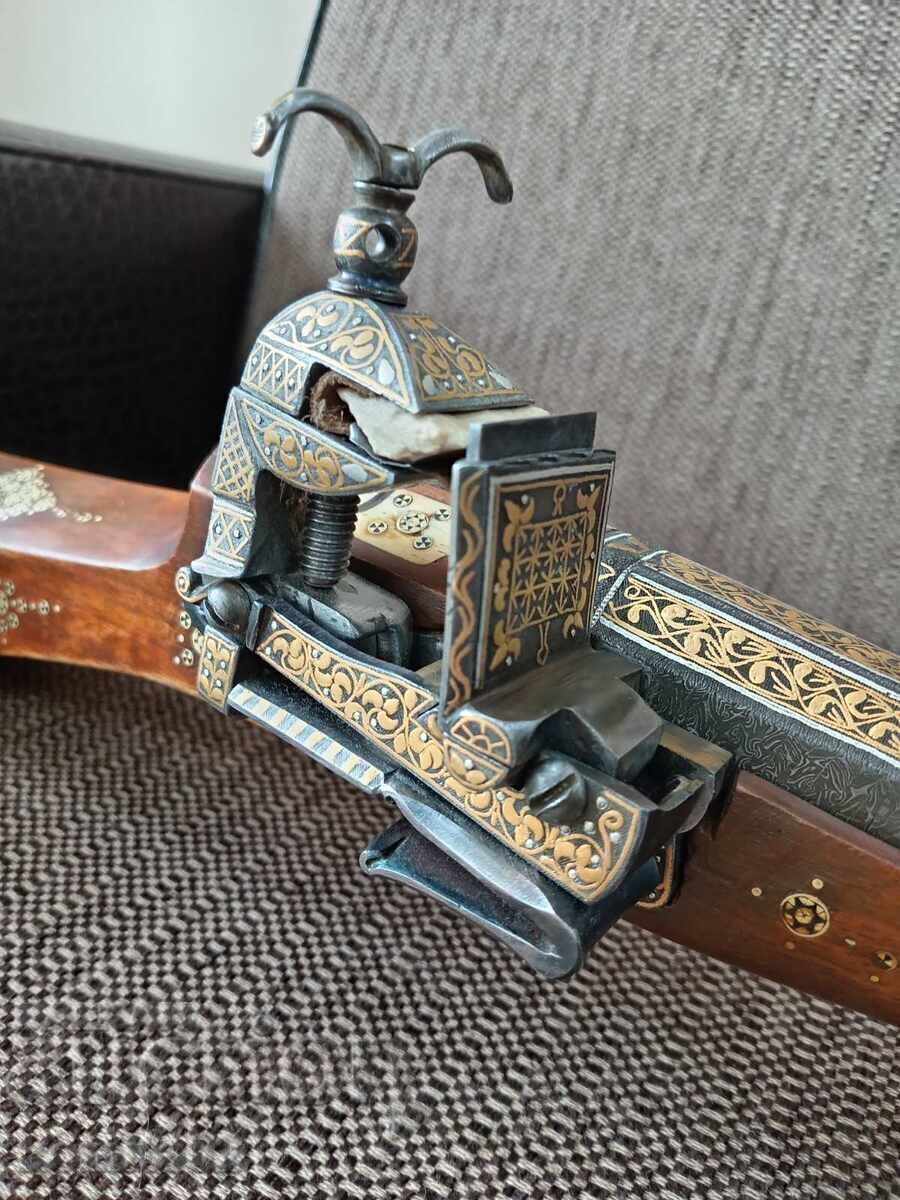 Доставка на Шишане, бойлия, кремъчна пушка, пищов, микелет