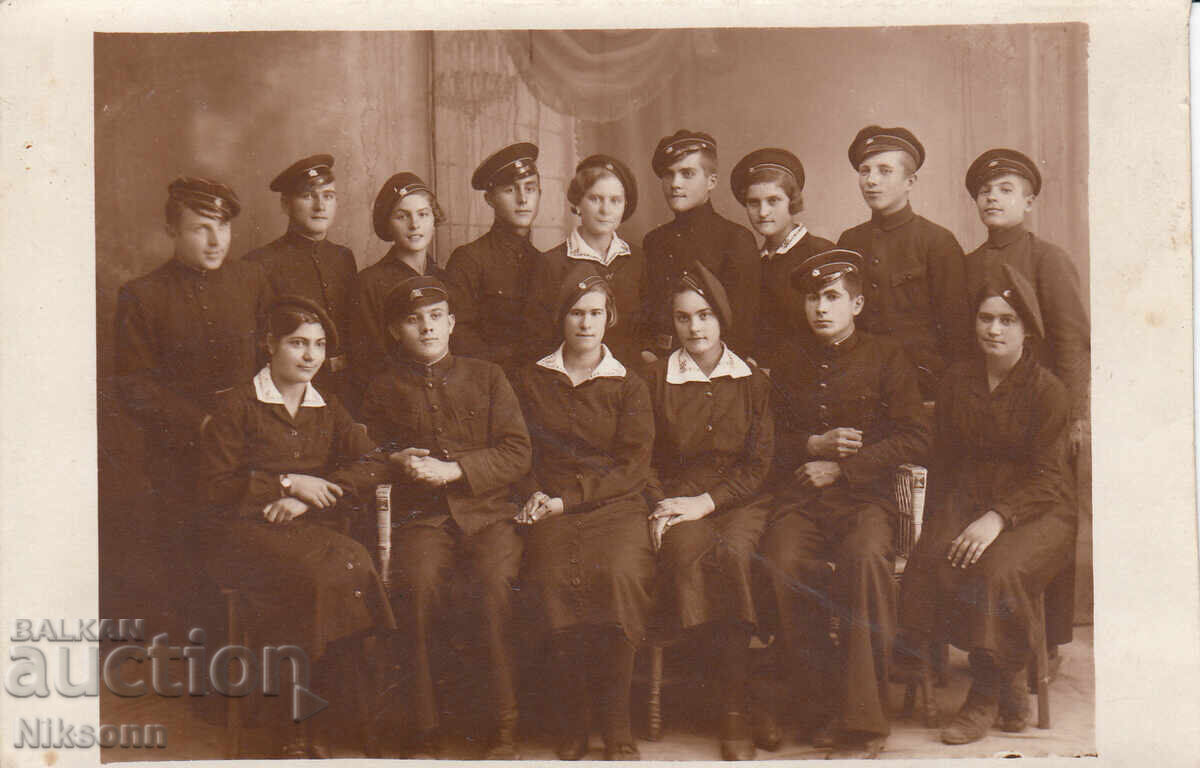 1935, ученици