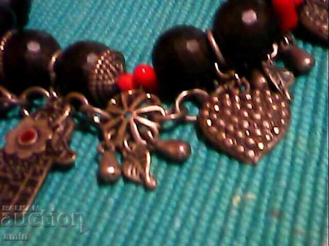 Licitație Brățară frumoasă cu talismane argintate