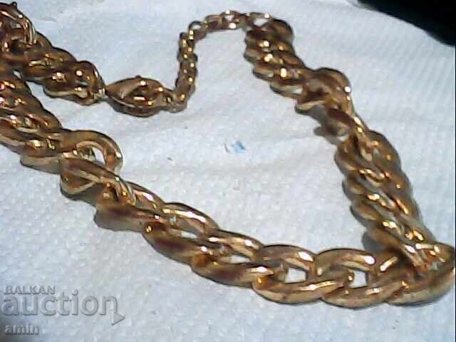 Παράδοση 2τμχ παλιά δαμασκηνά σκουλαρίκια επιχρυσωμένα περίπου 100γρ Παράδοση 2τμχ παλιά δαμασκηνά σκουλαρίκια επιχρυσωμένα περίπου 100γρ