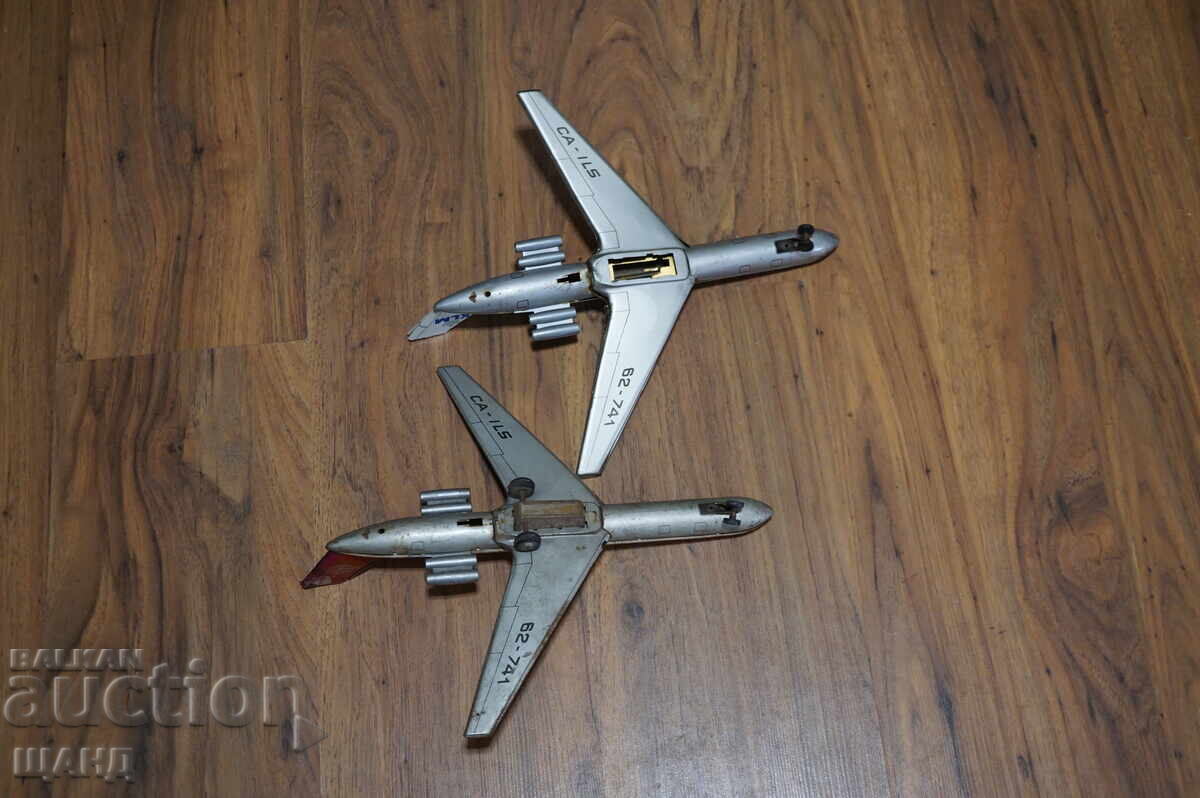 Доставка на IL 62 Стара метална ламаринена играчка модел самолет 2 бр
