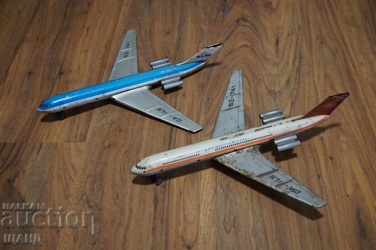 IL 62 Стара метална ламаринена играчка модел самолет 2 бр