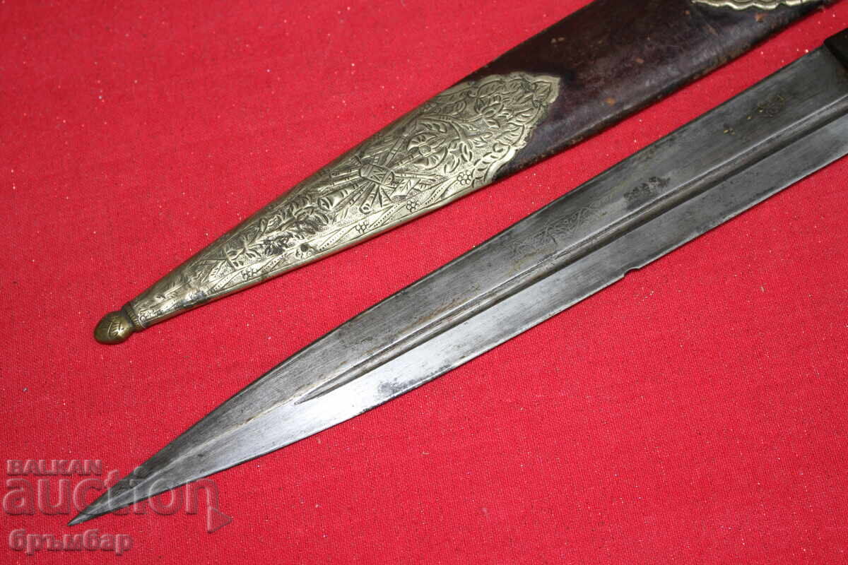 Auction  Ottoman dagger khanjar kinzhal. Gold on the handle