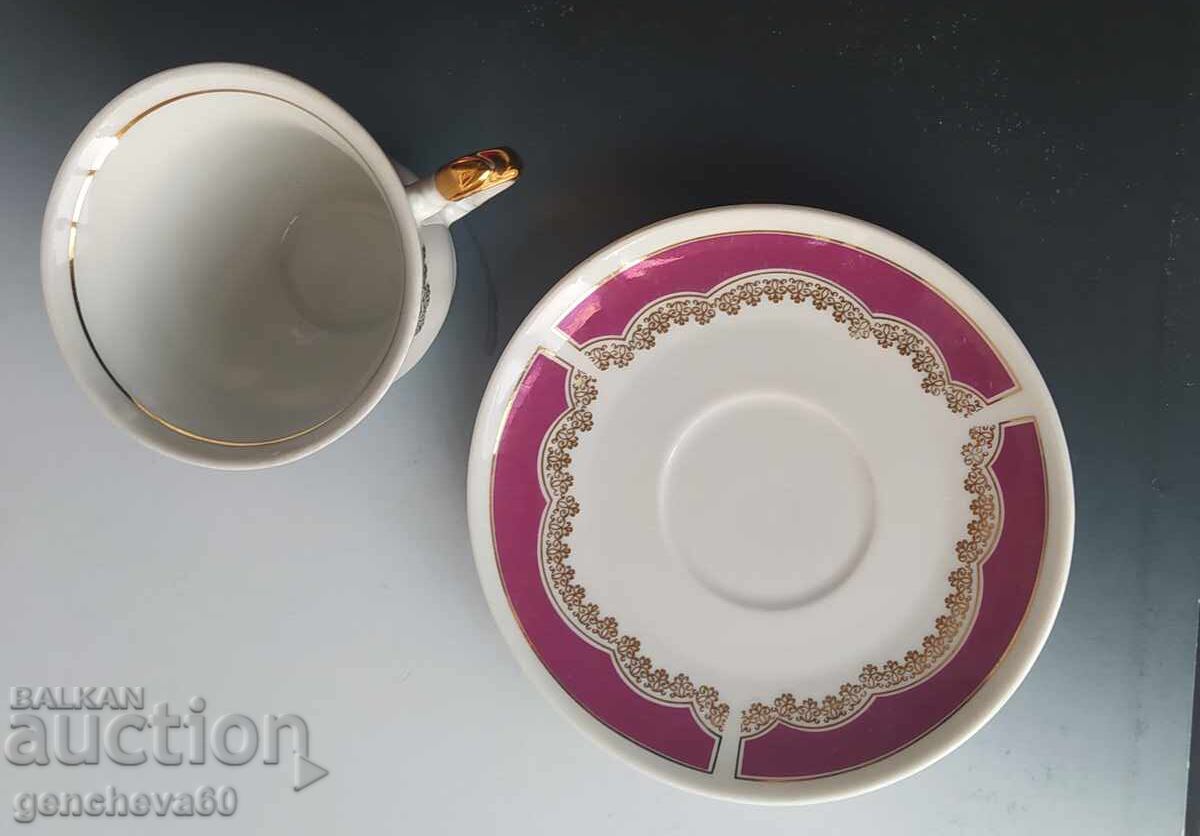 Порцеланова чашка за допълване с цена € 4.00 | 7.82 лв.