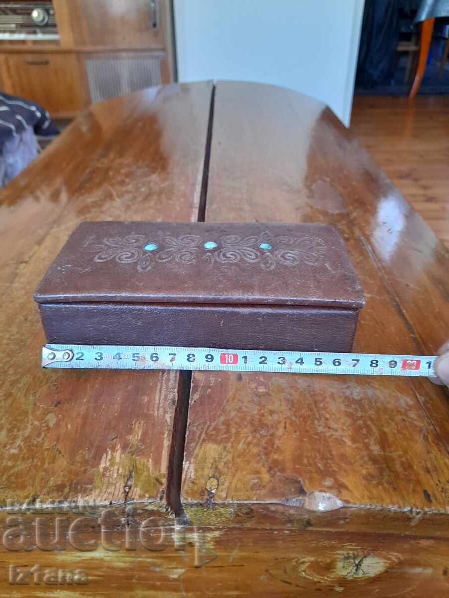 Παλιά δερμάτινη κοσμηματοθήκη - 5