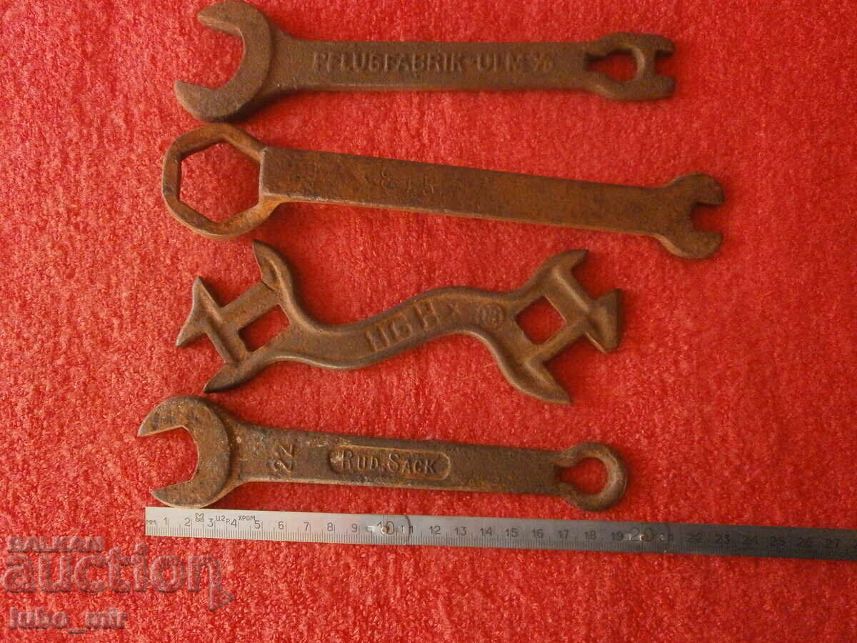 LOT INSTRUMENTE VECHI - INTERIOR cu preț € 0.01 | 0.02 BGN