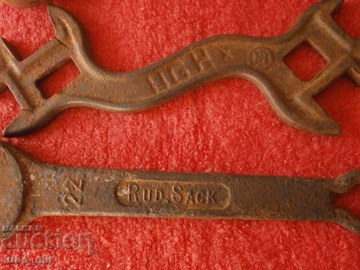 Livrarea LOT INSTRUMENTE VECHI - INTERIOR