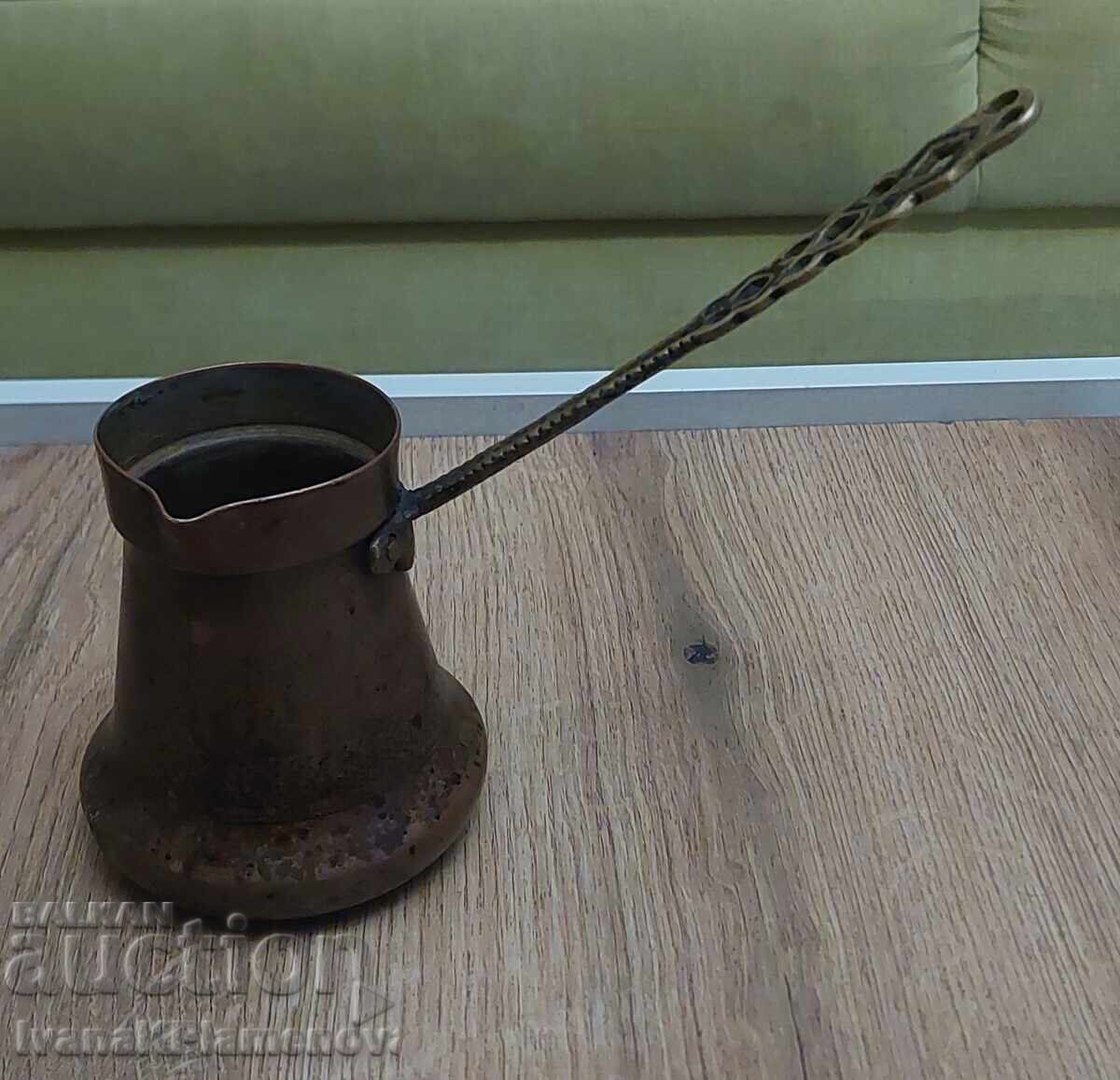 Licitație Cezve de cupru pentru cunoscători