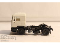 HERPA H0 1/87 MAN TRACTOR TRUCK MODEL