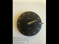 Raketa механизъм от мъжки часовник. Работи