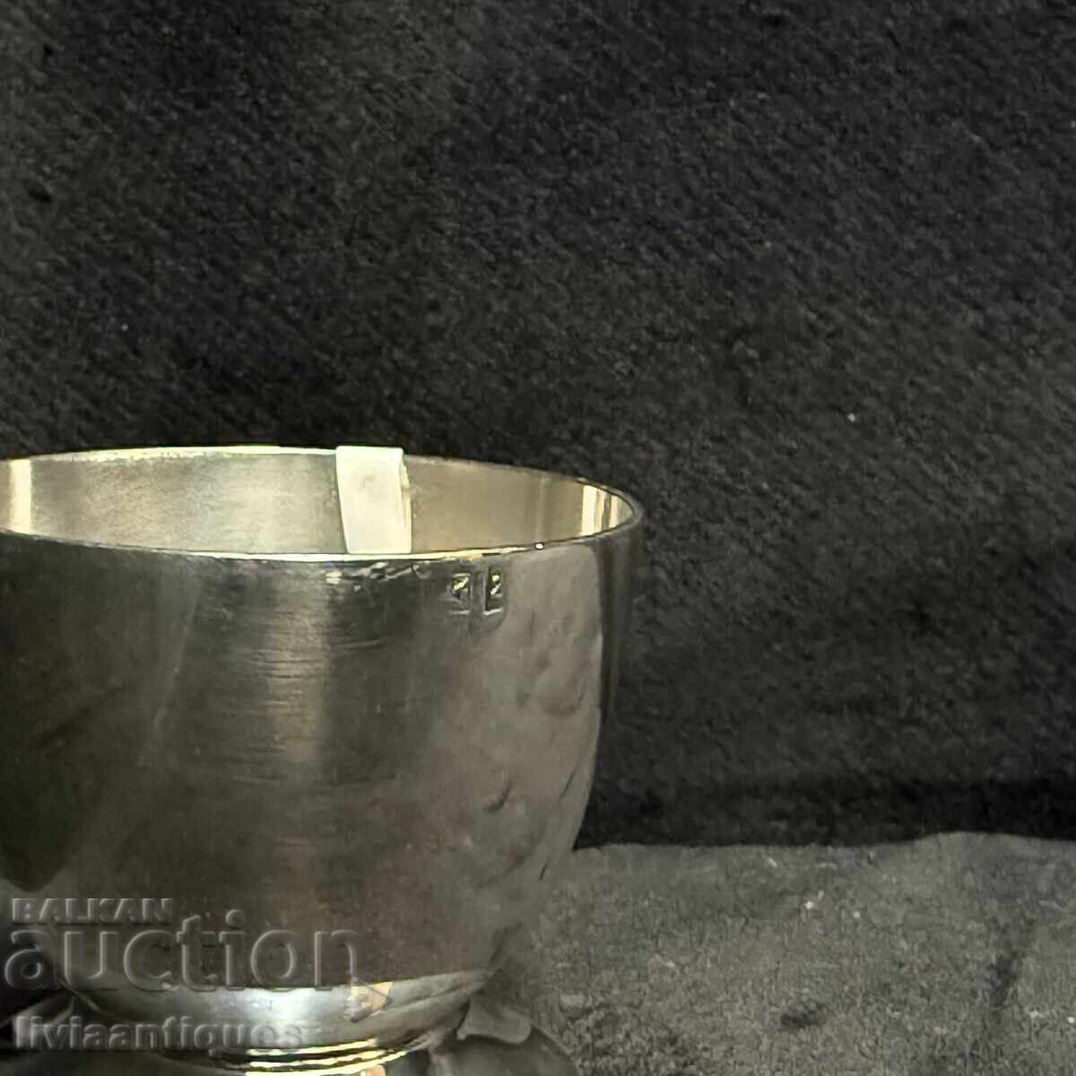 Δημοπρασία Κομψό αντίκα ασημένιο κύπελλο / μικρό ποτήρι Δημοπρασία Κομψό αντίκα ασημένιο κύπελλο / μικρό ποτήρι