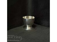 Елегантна антична сребърна чаша / малък бокал