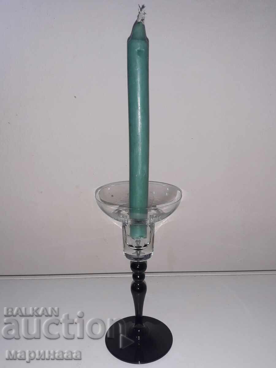 Licitație Candelabru cu lumânare. Sticlă subțire Licitație Candelabru cu lumânare. Sticlă subțire