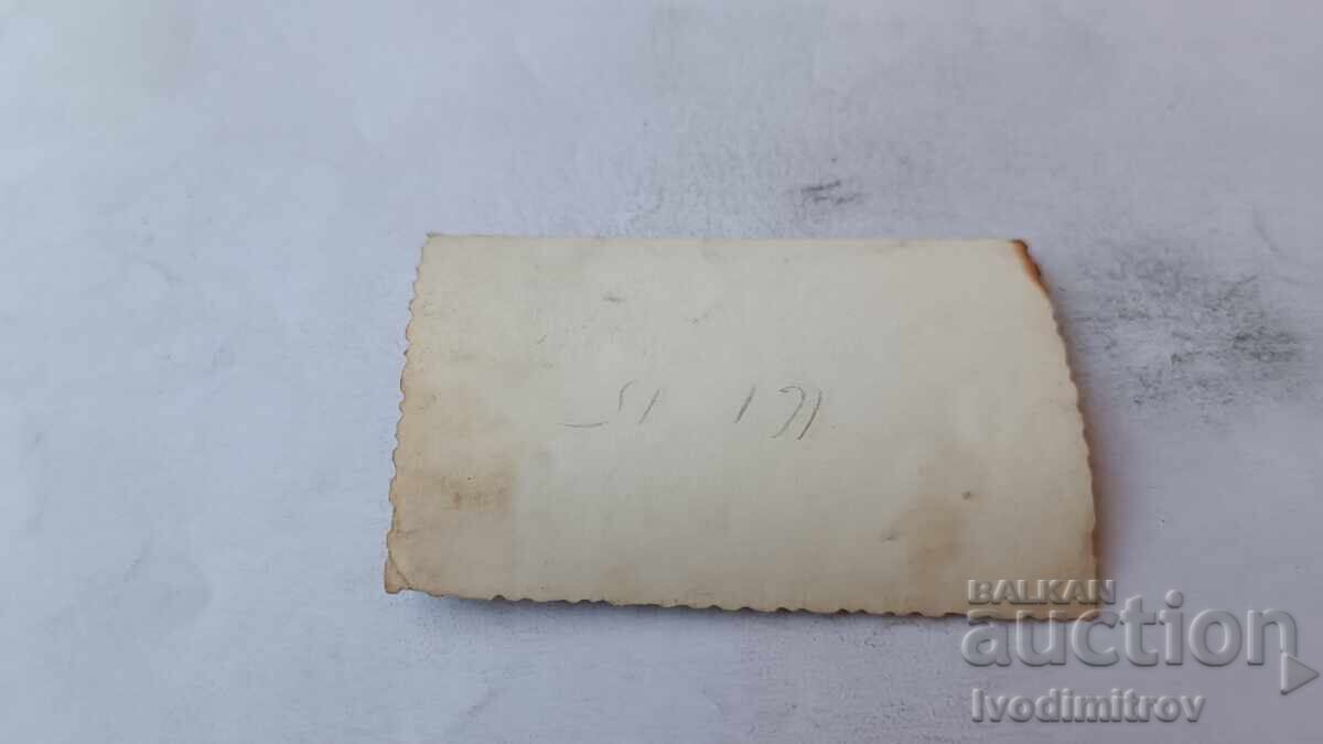 Φωτογραφία Άνδρας πίσω από γραφείο με τιμή € 0.67 | 1.31 BGN