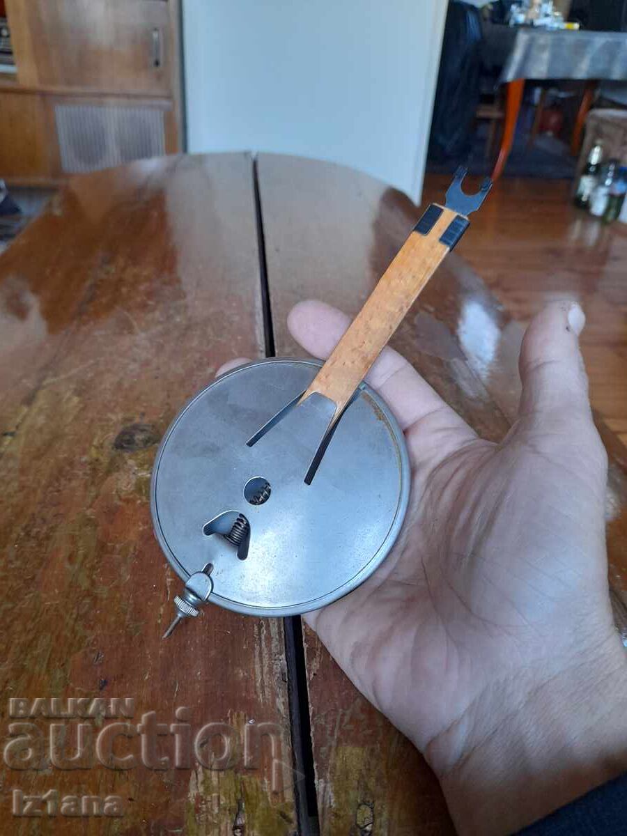 Licitație Pendul vechi pentru un ceas de perete