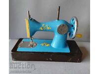 Παιδική ραπτομηχανή από τη Σώτσα