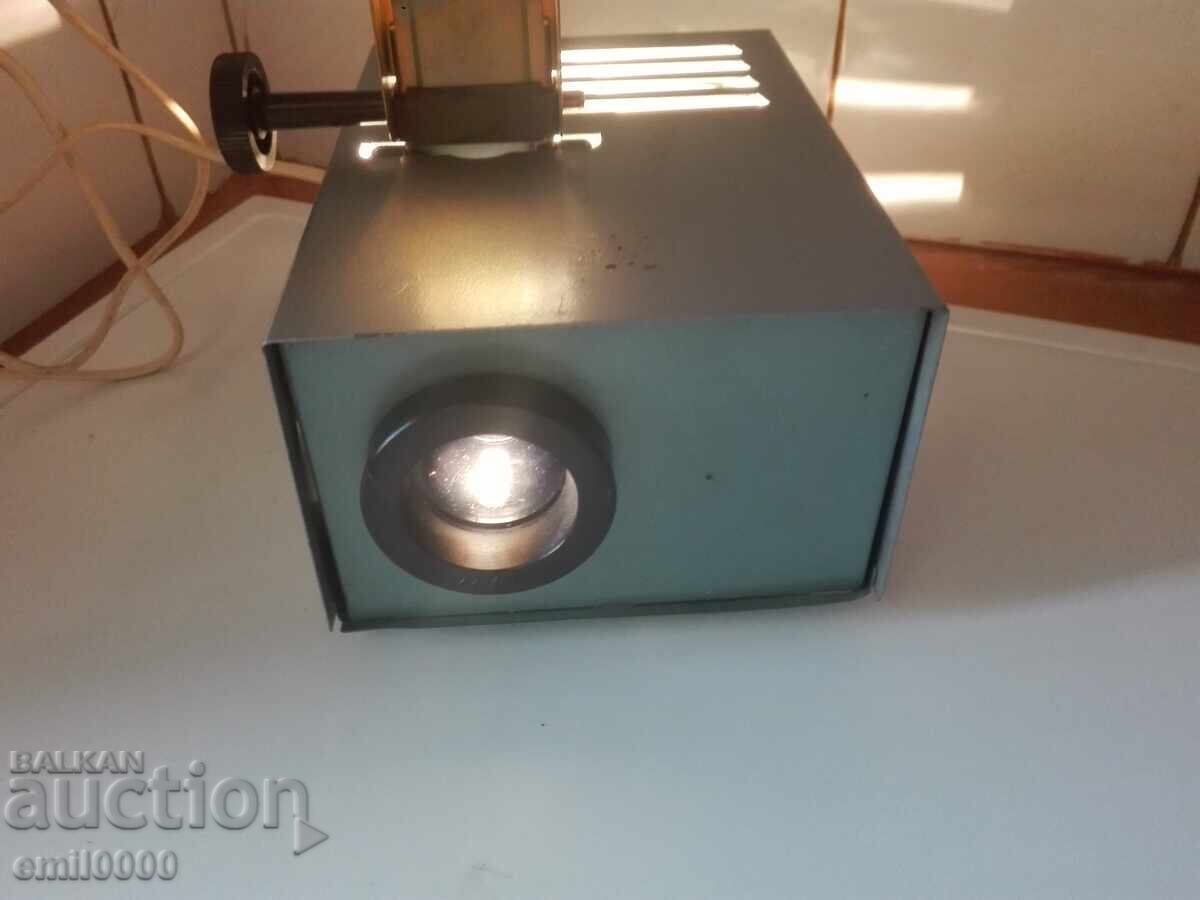 Προβολέας (διαφάνειες) - 6