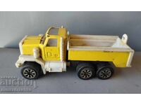 Παλιό φορτηγάκι από τη σοσιαλιστική εποχή