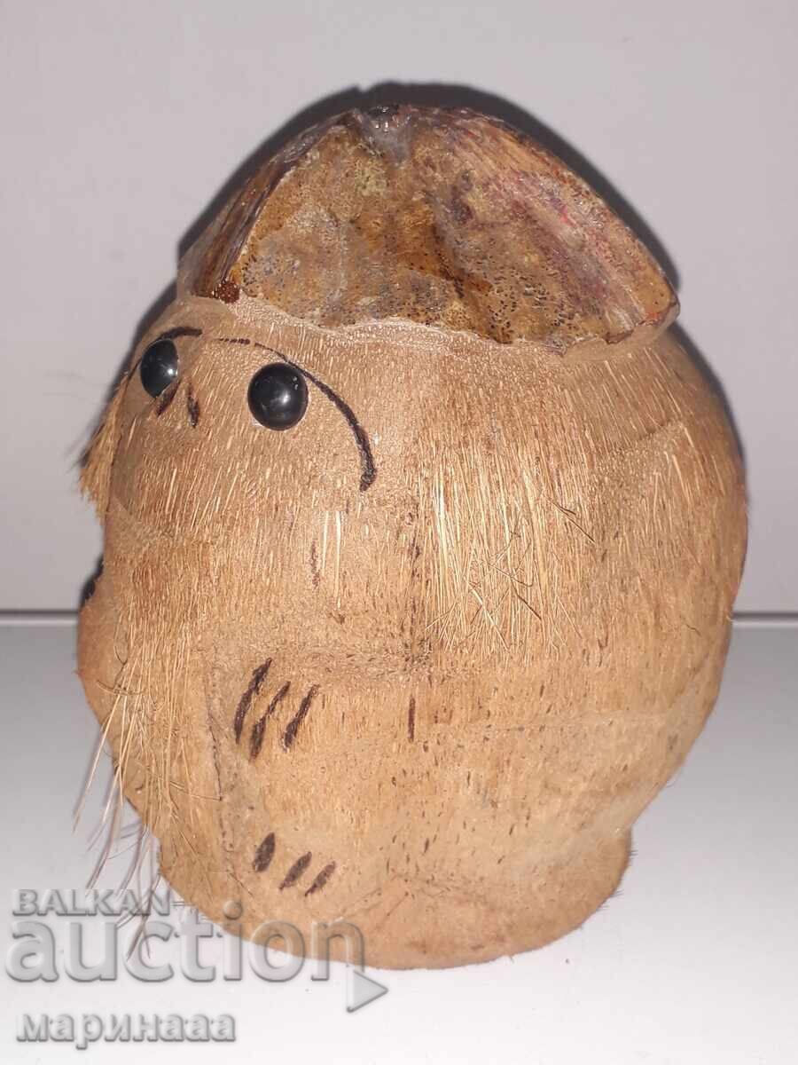 MAIMUȚĂ DIN NUCĂ DE COCOS MAIMUȚĂ DIN NUCĂ DE COCOS
