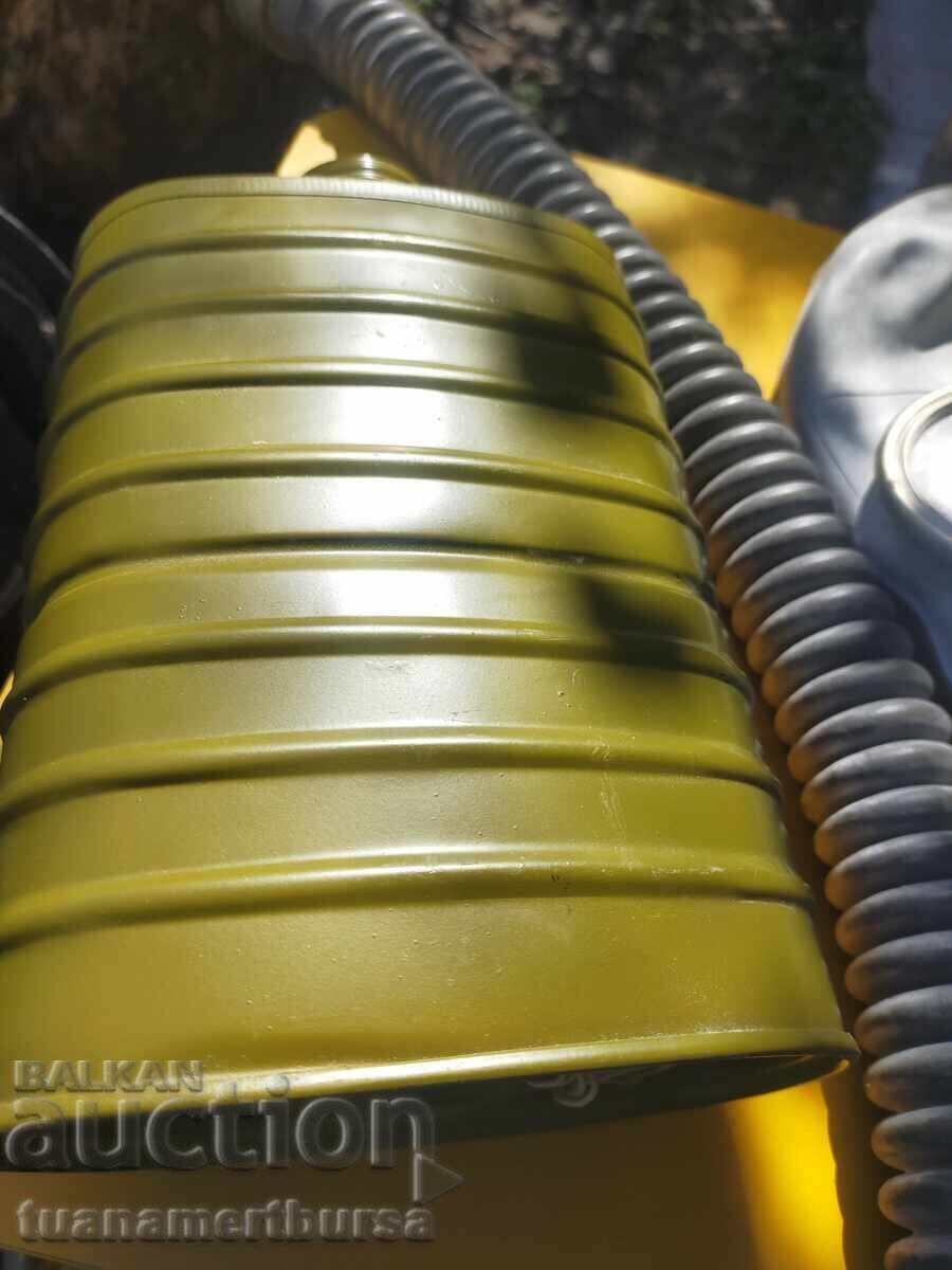 Geantă militară și mască de gaz cu preț € 20.00 | 39.12 BGN