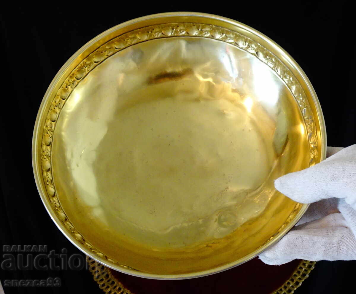 Kupa za plodove srebŭrna, kupa, relefni rozi, pozlata cu preț € 21.00 | 41.07 BGN