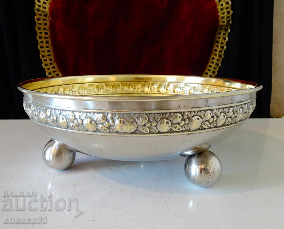 Kupa za plodove srebŭrna, kupa, relefni rozi, pozlata