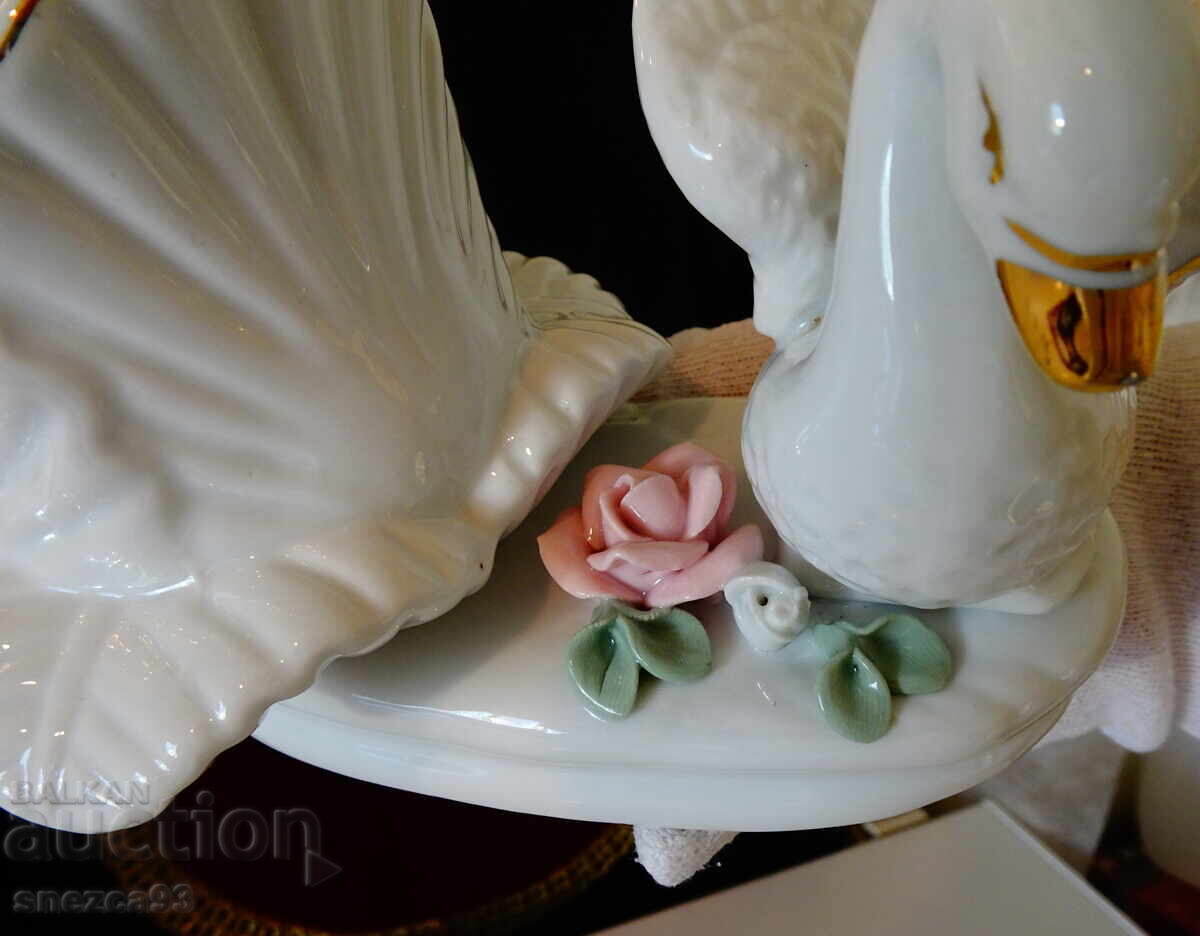 Swan porcelain figurine, jeweler, vase, gold, roses - 5