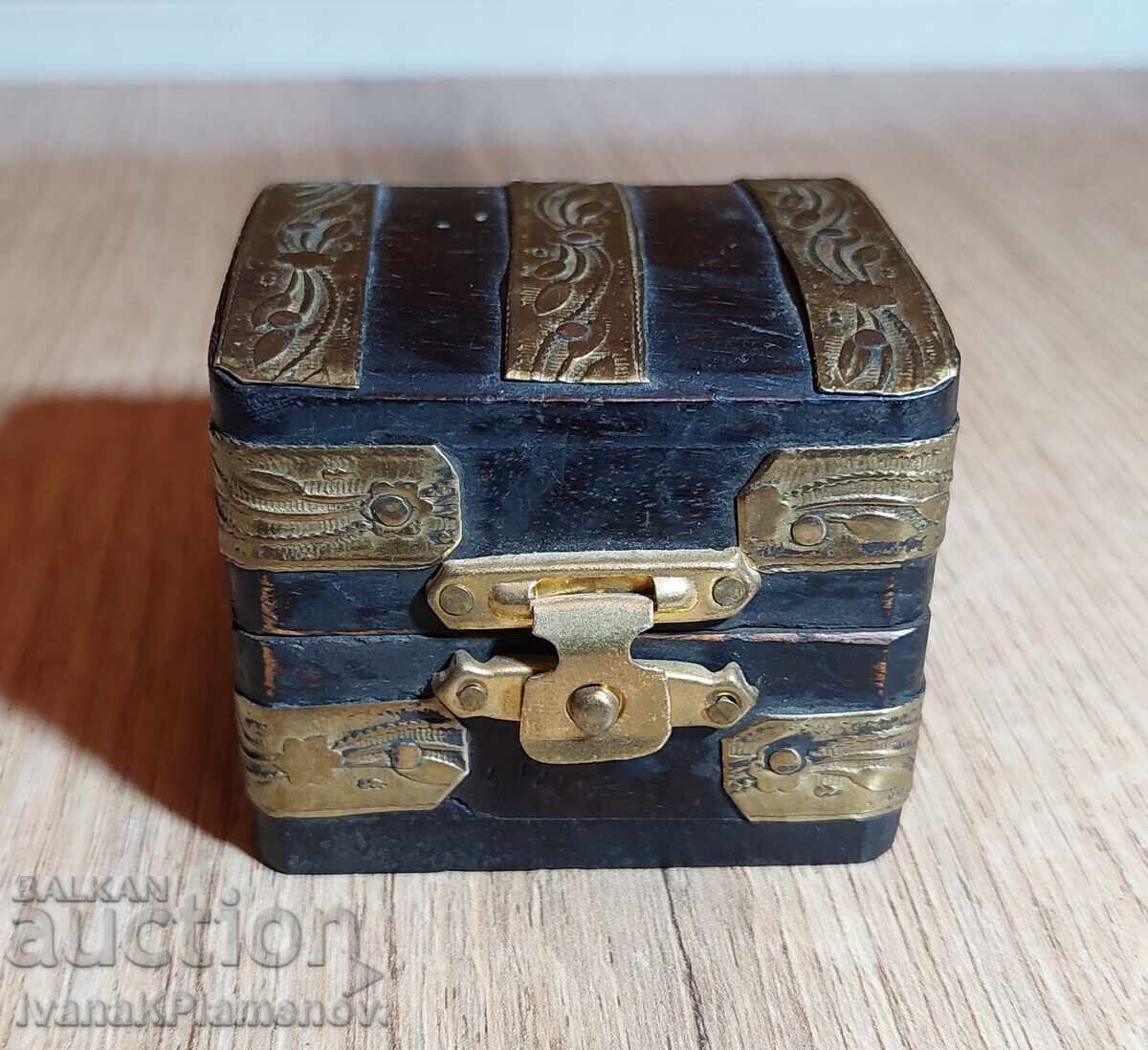 Wooden box with brass fittings for connoisseurs with price € 10.00 | 19.56 BGN