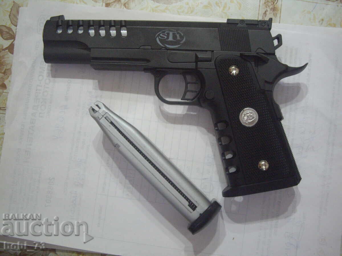 Pistol cu aer comprimat cu preț € 40.00 | 78.23 BGN