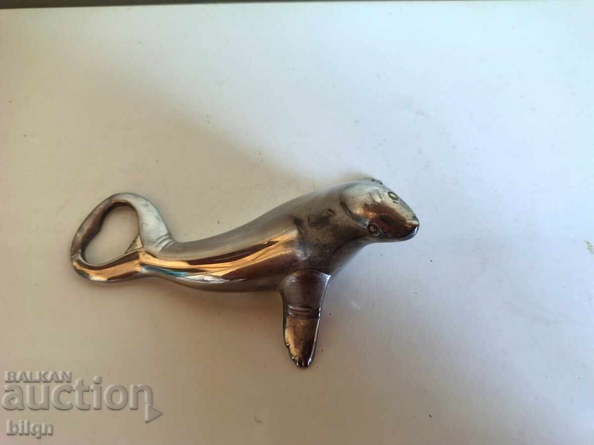 Superbă Deschizătoare Veche - Focă cu preț € 7.98 | 15.61 BGN