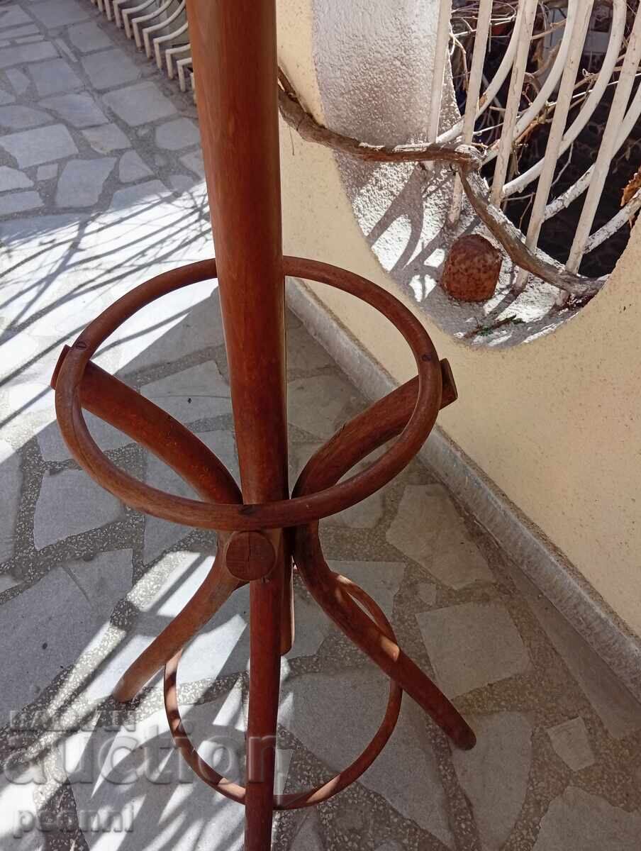 Livrarea cuier vienez