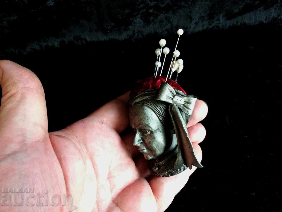 Antique pincushion - 7