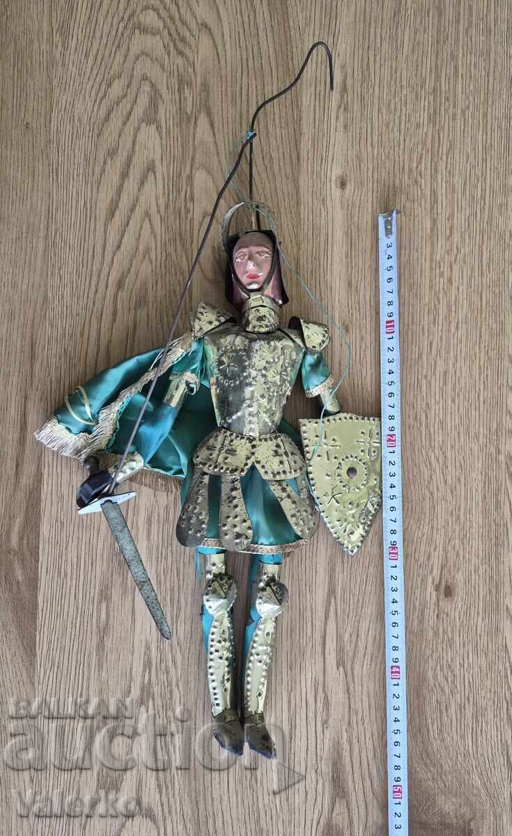 Италианска кукла-марионетка рицар.