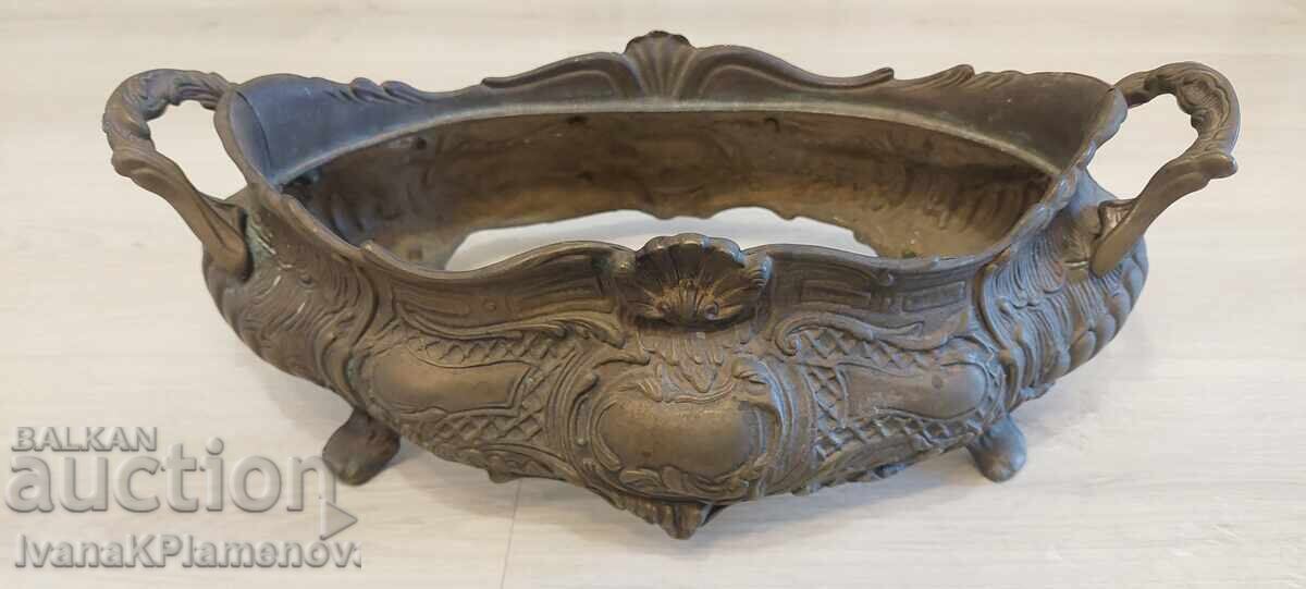Suport de ghiveci bronz retro mare pentru cunoscători cu preț € 60.00 | 117.35 BGN