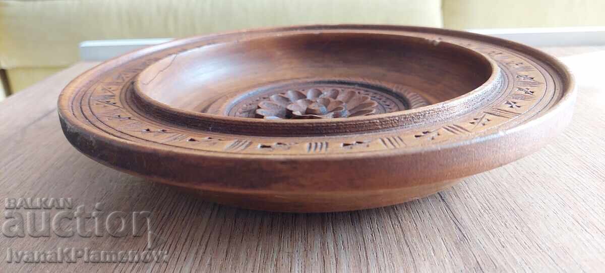 Licitație Panou sculptură în lemn pentru cunoscători 24cm Licitație Panou sculptură în lemn pentru cunoscători 24cm