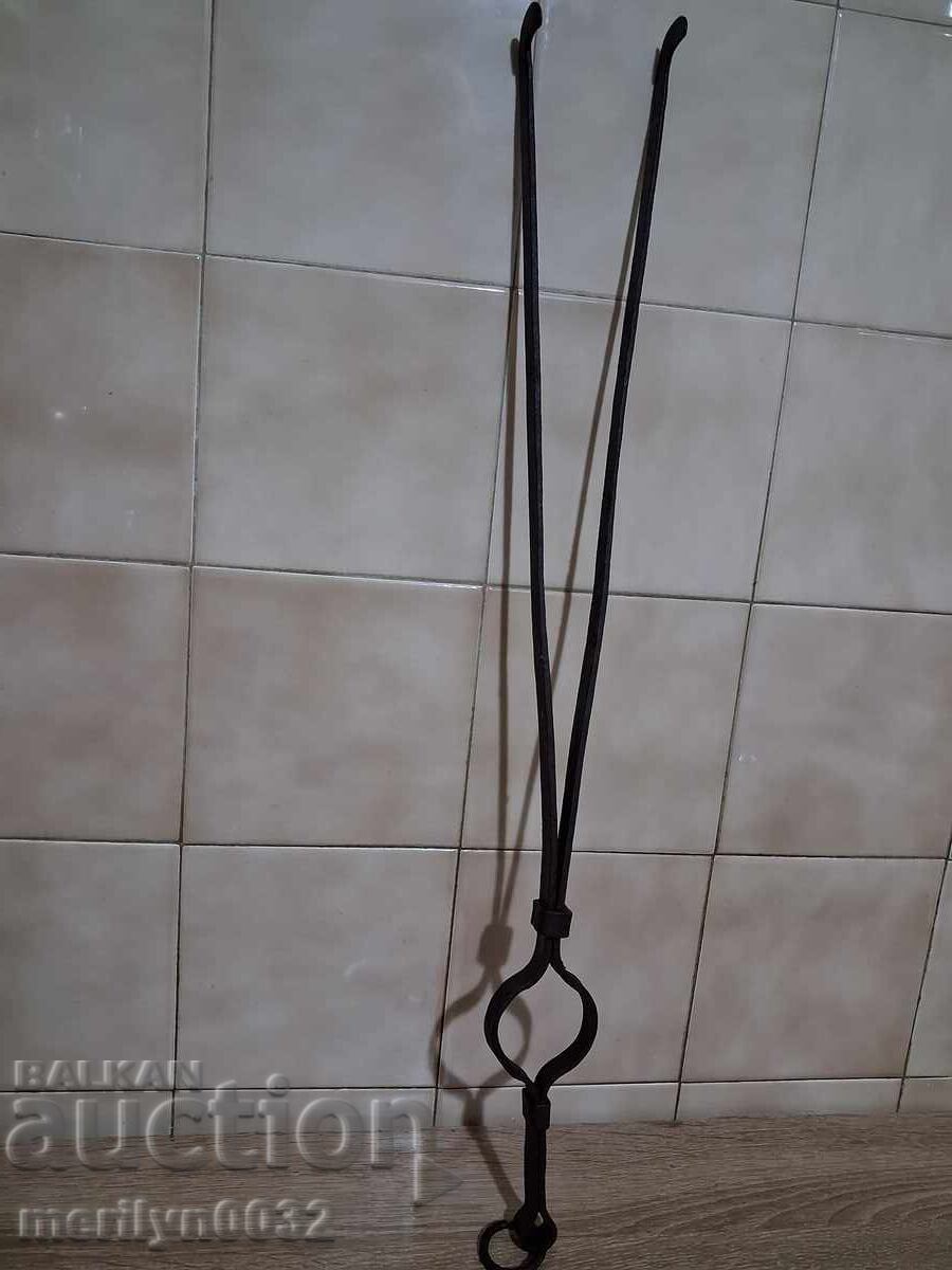 Dilaf vechi, clește, fier forjat pentru cuptor cu preț € 29.73 | 58.15 BGN