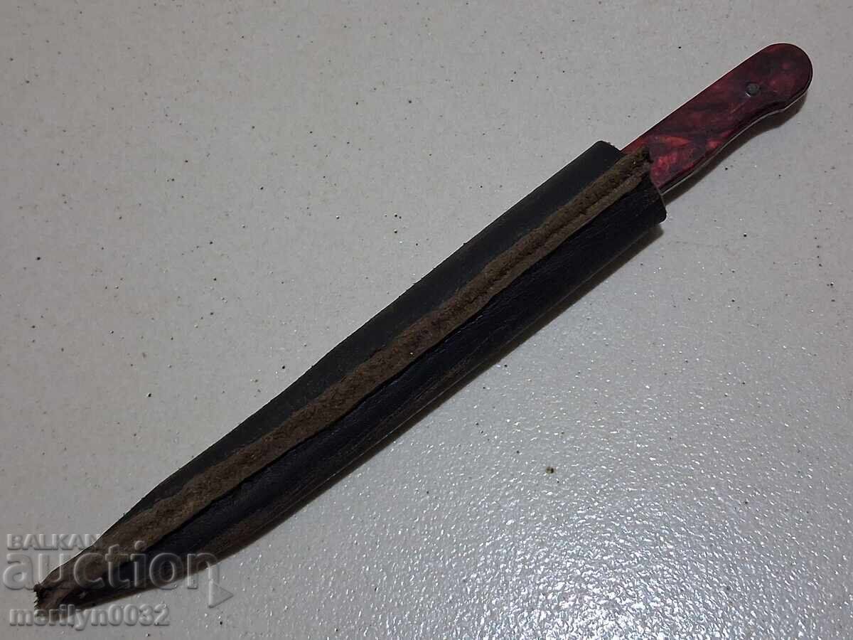 Licitație Vechi cuțit bulgăresc cu teacă de piele lamă