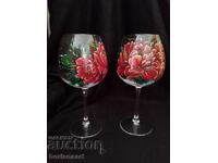 Комплект ръчно рисувани чаши за вино с големи червени цветя