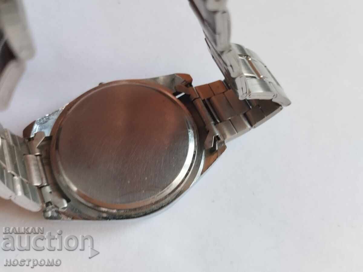 Livrarea Victorie de buzunar transformată în ceas de mână - A 7020